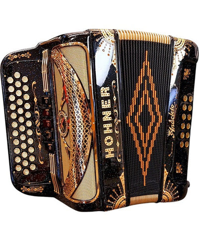 “Exclusiva en Repertorio Wagner Online” Hohner Acordeón Diatónico Fa-Sib-Mib Negro Brillante A9700-FBBEB-BKSP con Estuche, Anacleto ''Norteño''