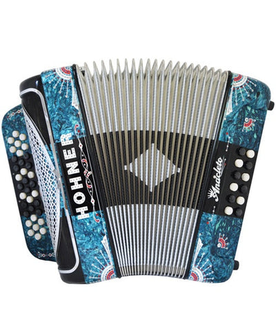 “Exclusiva en Repertorio Wagner Online” Hohner Acordeón Diatónico Fa-Sib-Mib Turquesa A9700-FBBEB-GSBGS con Estuche, Anacleto  ''Norteño''